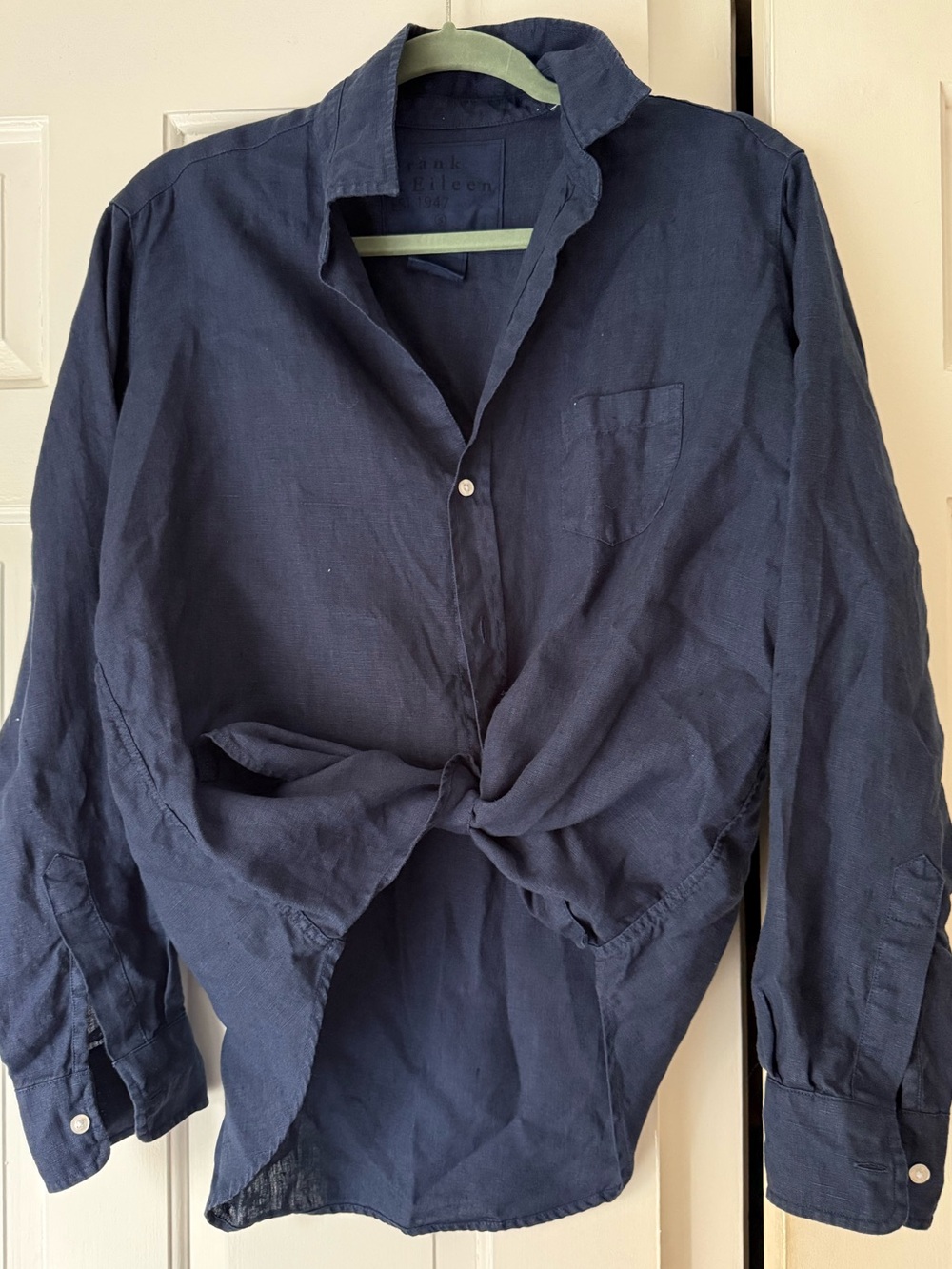 Frank & Eileen Dark Navy Linen Button-Up